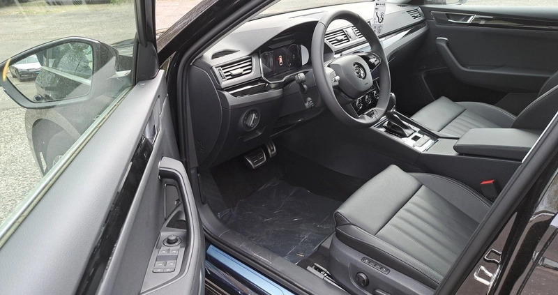 Skoda Superb cena 209900 przebieg: 1, rok produkcji 2024 z Niemodlin małe 781
